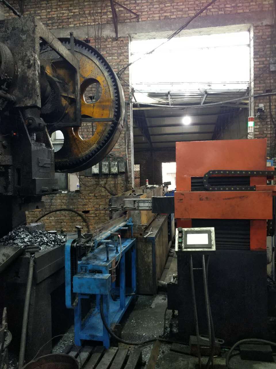 兩軸鍛造機(jī)械手現(xiàn)場(chǎng)圖片